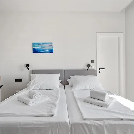 Villa Almissum - Luxury 11-bedroom *