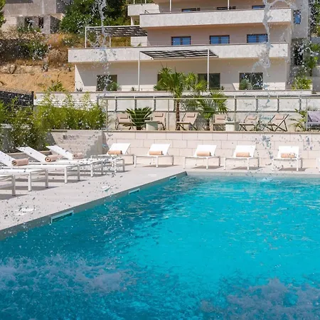 Almissum - Luxury 11-bedroom Villa