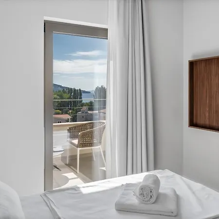 Almissum - Luxury 11-bedroom Dugi Rat