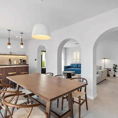 Villa Almissum - Luxury 11-bedroom Dugi Rat