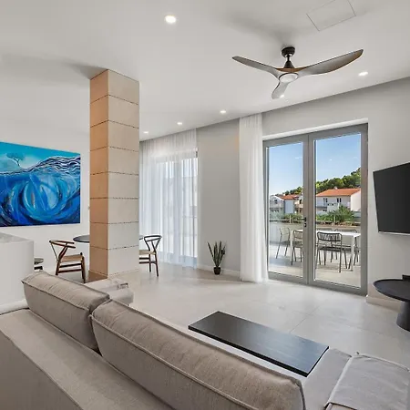 Almissum - Luxury 11-bedroom Dugi Rat