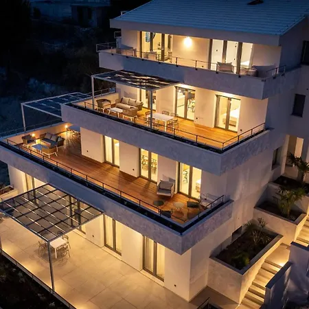 Villa Almissum - Luxury 11-bedroom